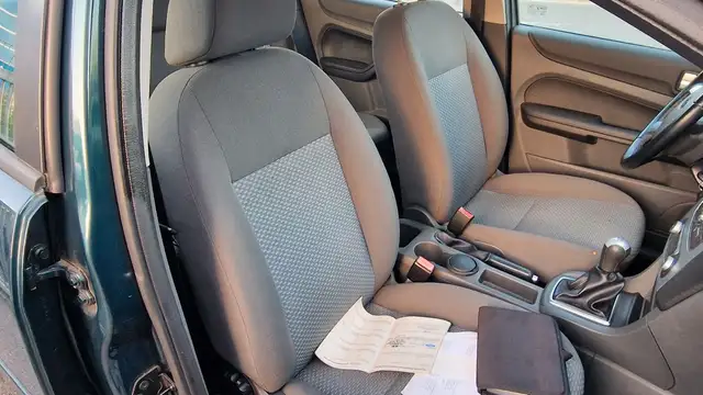 Ford Focus view 17