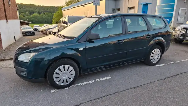 Ford Focus view 2