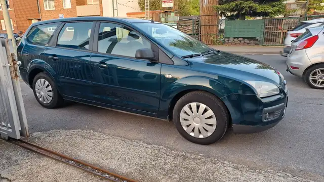Ford Focus view 6