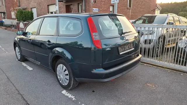 Ford Focus view 9