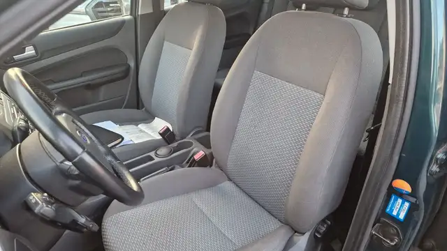 Ford Focus view 13