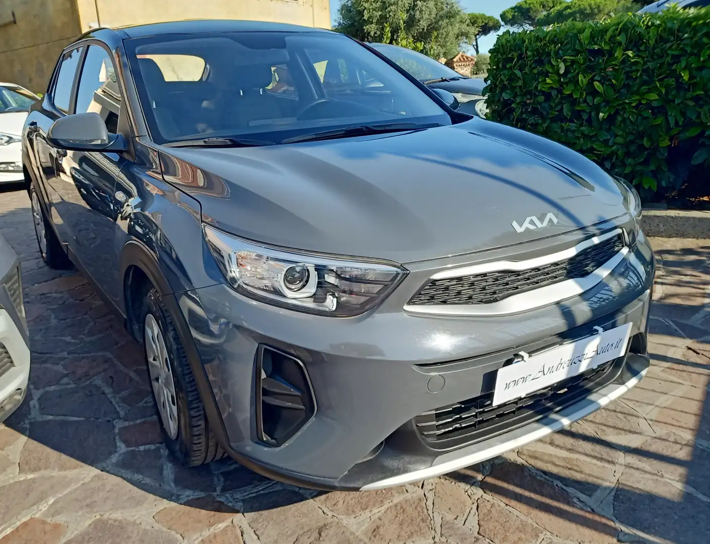 Kia Stonic Stonic 1.2 dpi Urban 84cv Grigio - 1