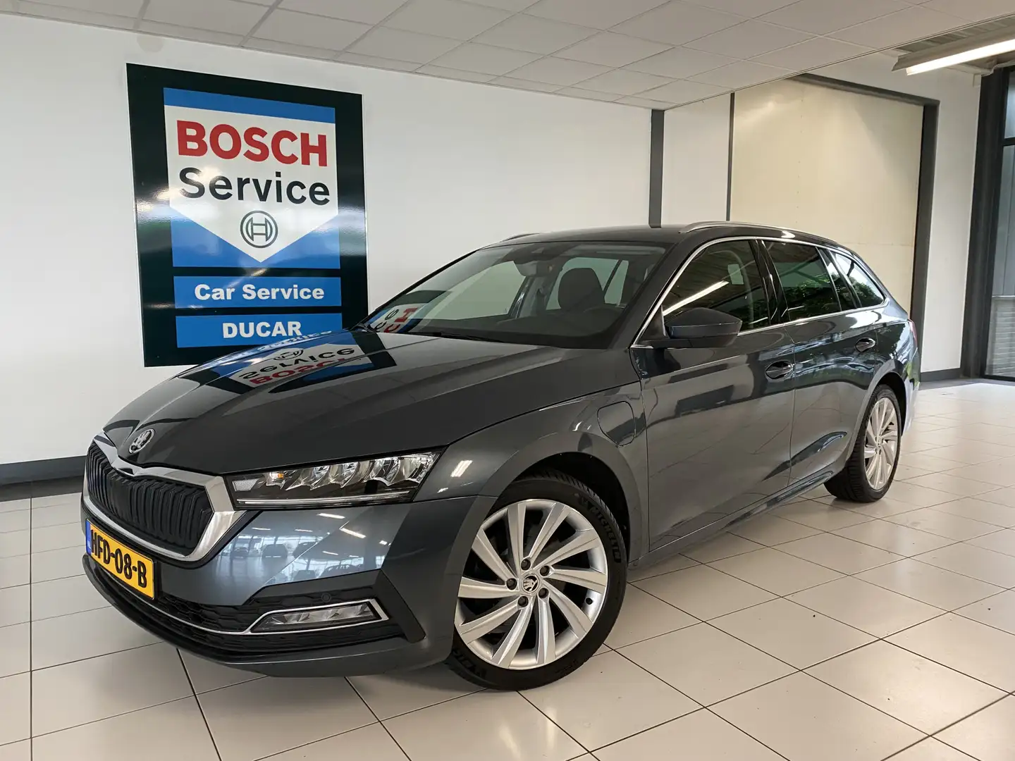Skoda Octavia Combi 1.4 TSI iV PHEV Business Edition Comfort /ma Grijs - 1