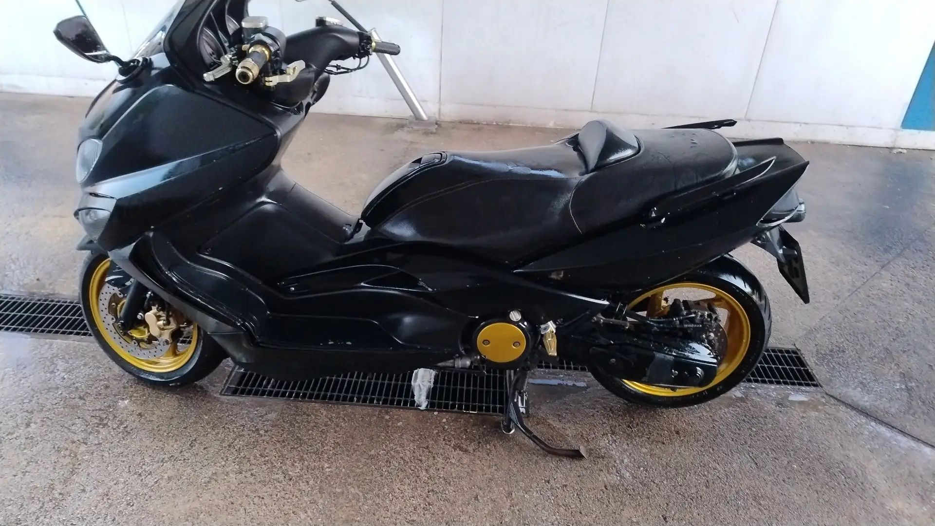 Yamaha TMAX 500 Black-Max Nero - 1
