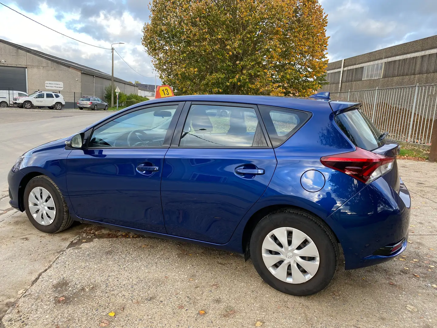 Toyota Auris Auris 1.33i VVT-i Active Blau - 2
