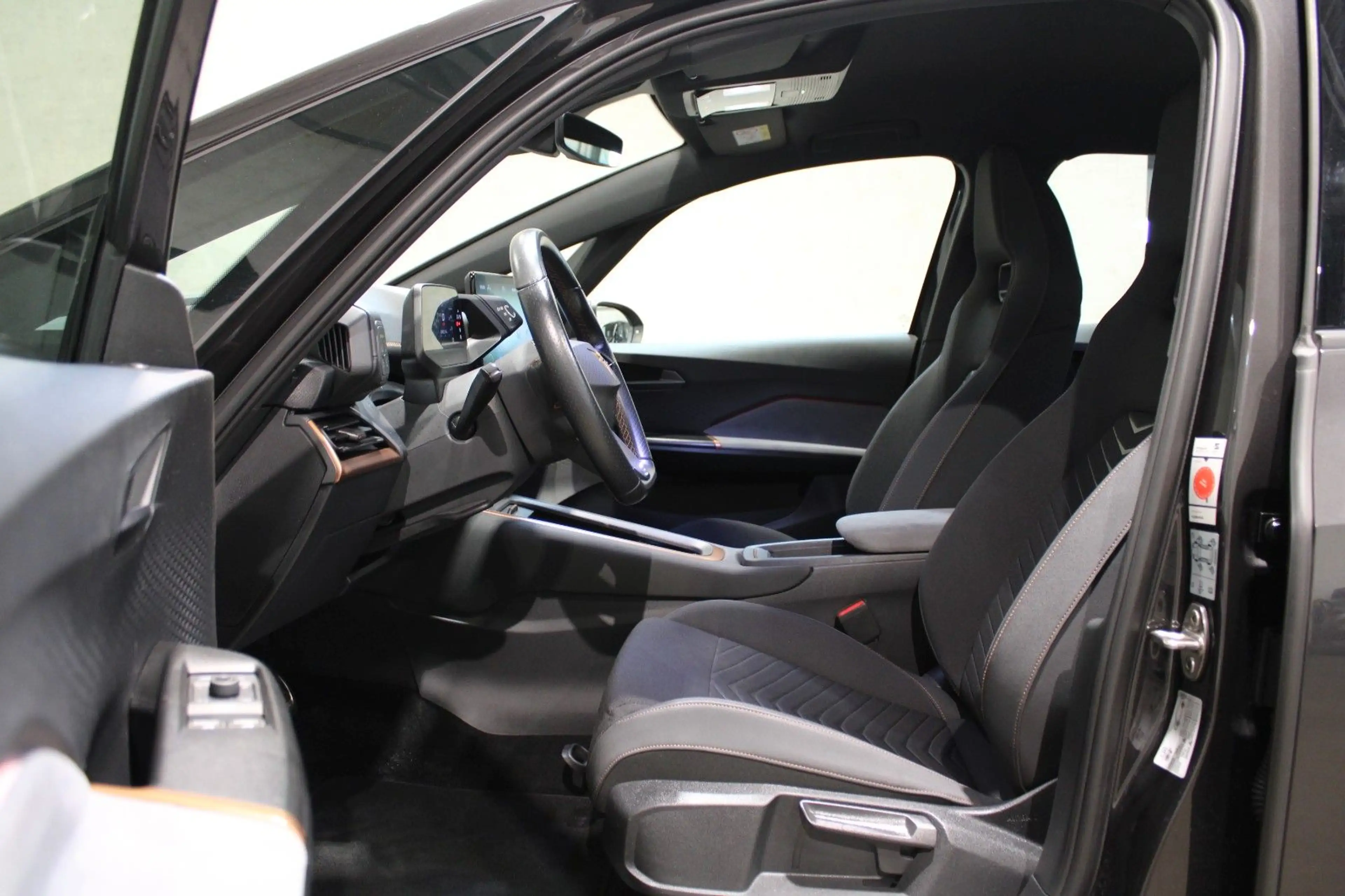 CUPRA Born 170kW 77kWh*LED*HUD*Navi*Kamera*77 KW* — photo 8