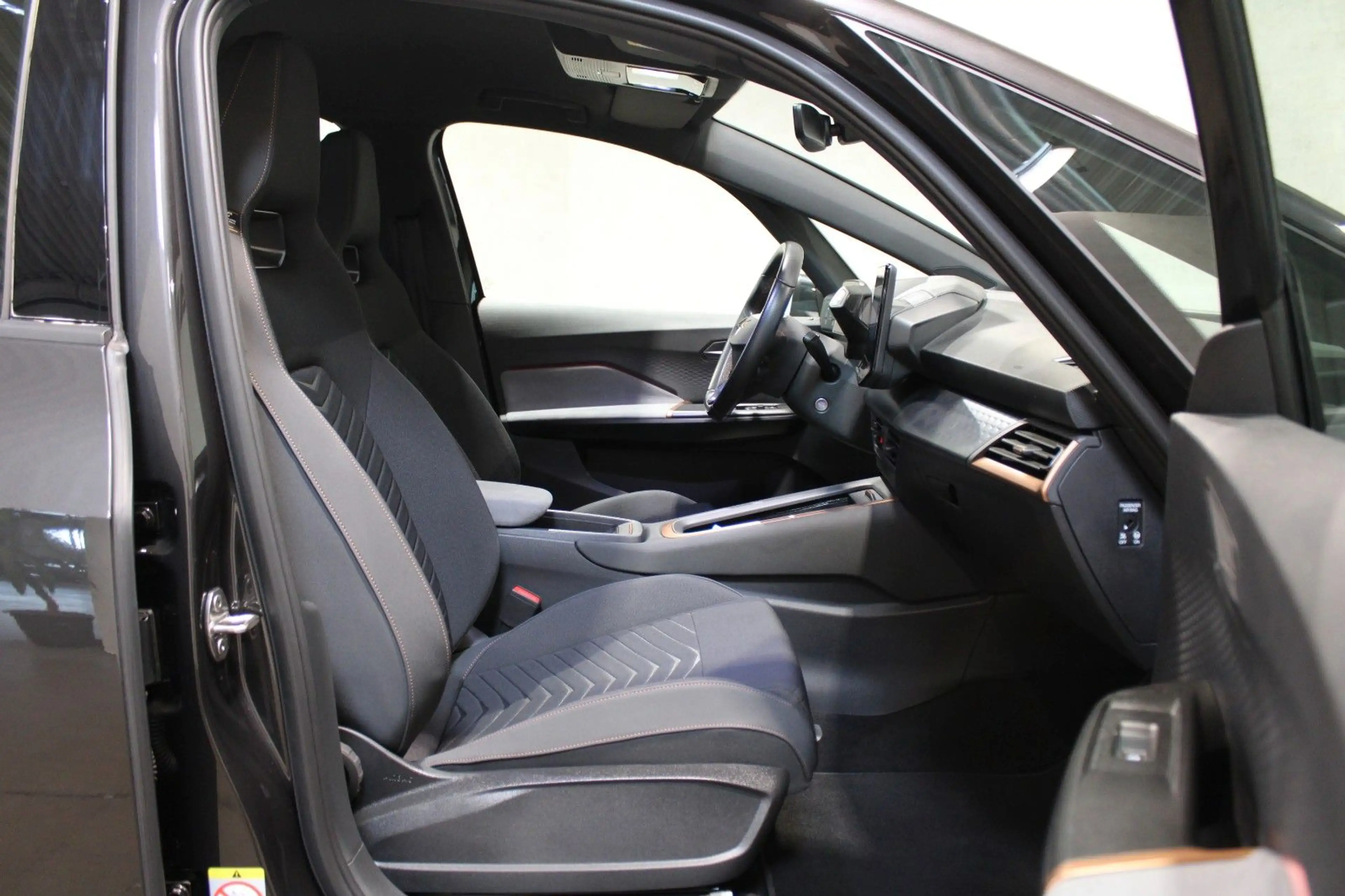 CUPRA Born 170kW 77kWh*LED*HUD*Navi*Kamera*77 KW* — photo 12
