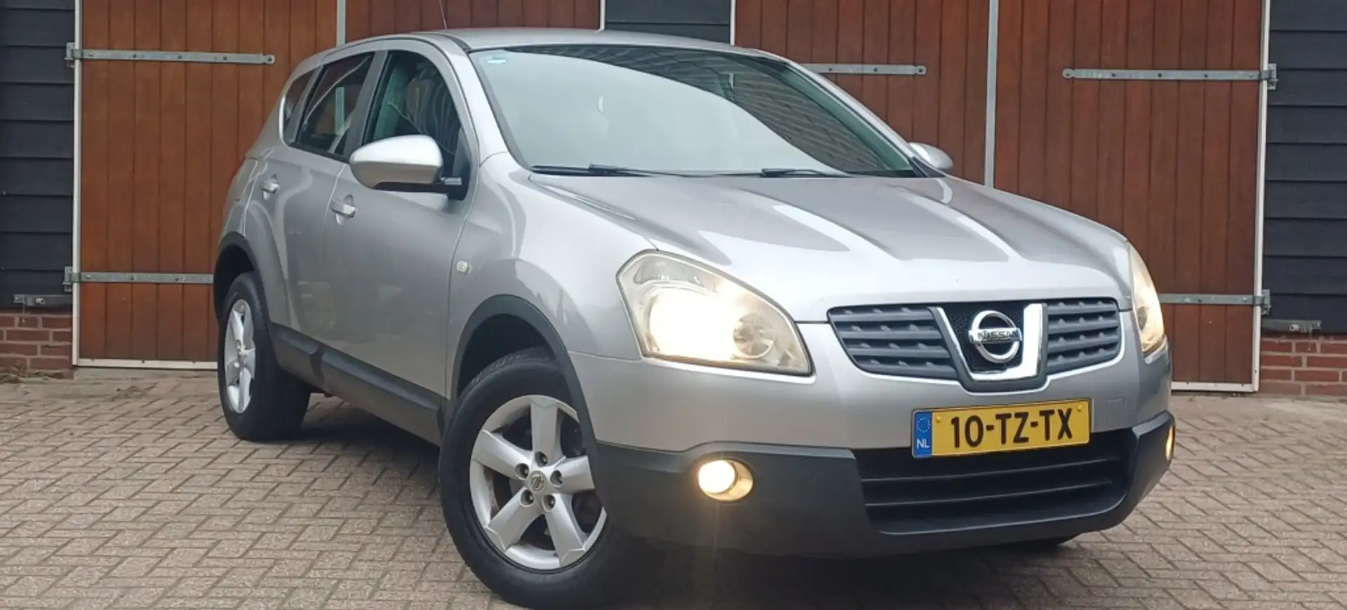 Nissan Qashqai 2.0 Tekna, Bluetooth, NAP, Trekhaak, Goed onderhou Grijs - 1