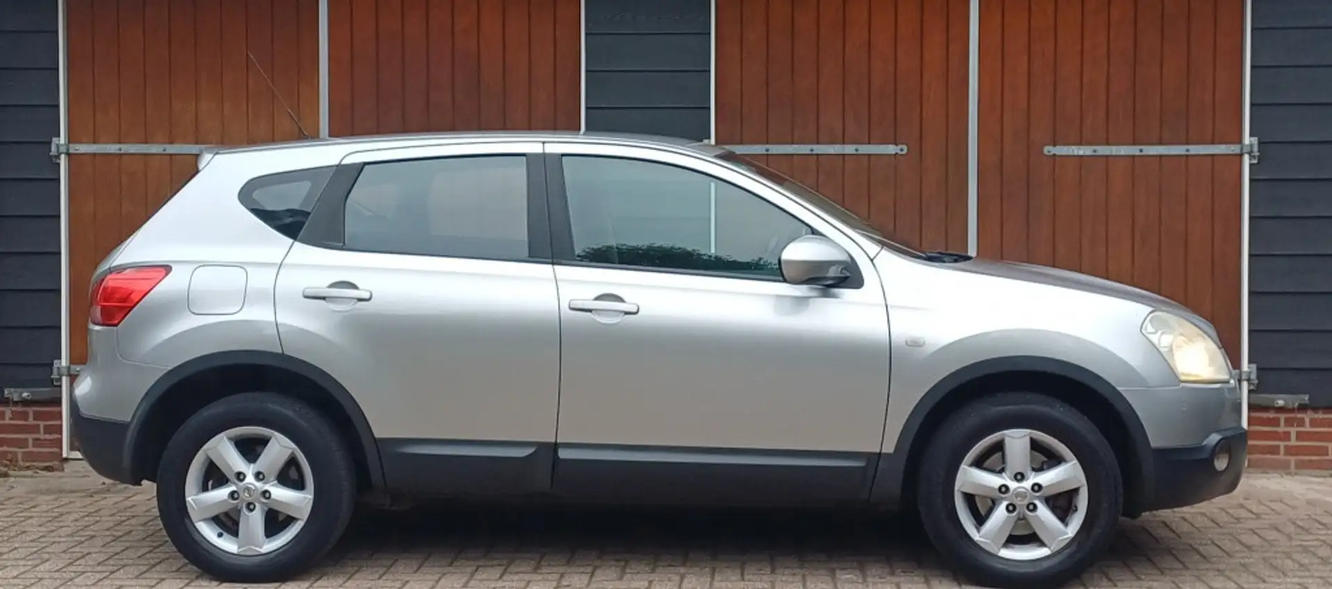 Nissan Qashqai 2.0 Tekna, Bluetooth, NAP, Trekhaak, Goed onderhou Grijs - 2