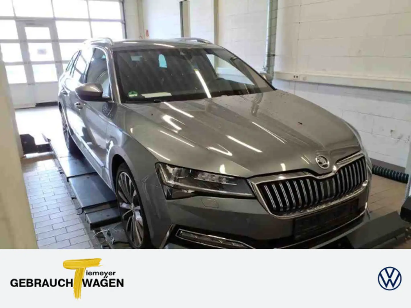 Skoda Superb Combi 2.0 TDI DSG 4x4 L&K LEDER KLIMASITZ Grau - 1