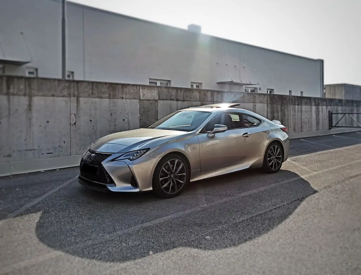Lexus RC 300h 2.5 F-Sport_My 2019 Atomic Silver Silber - 2