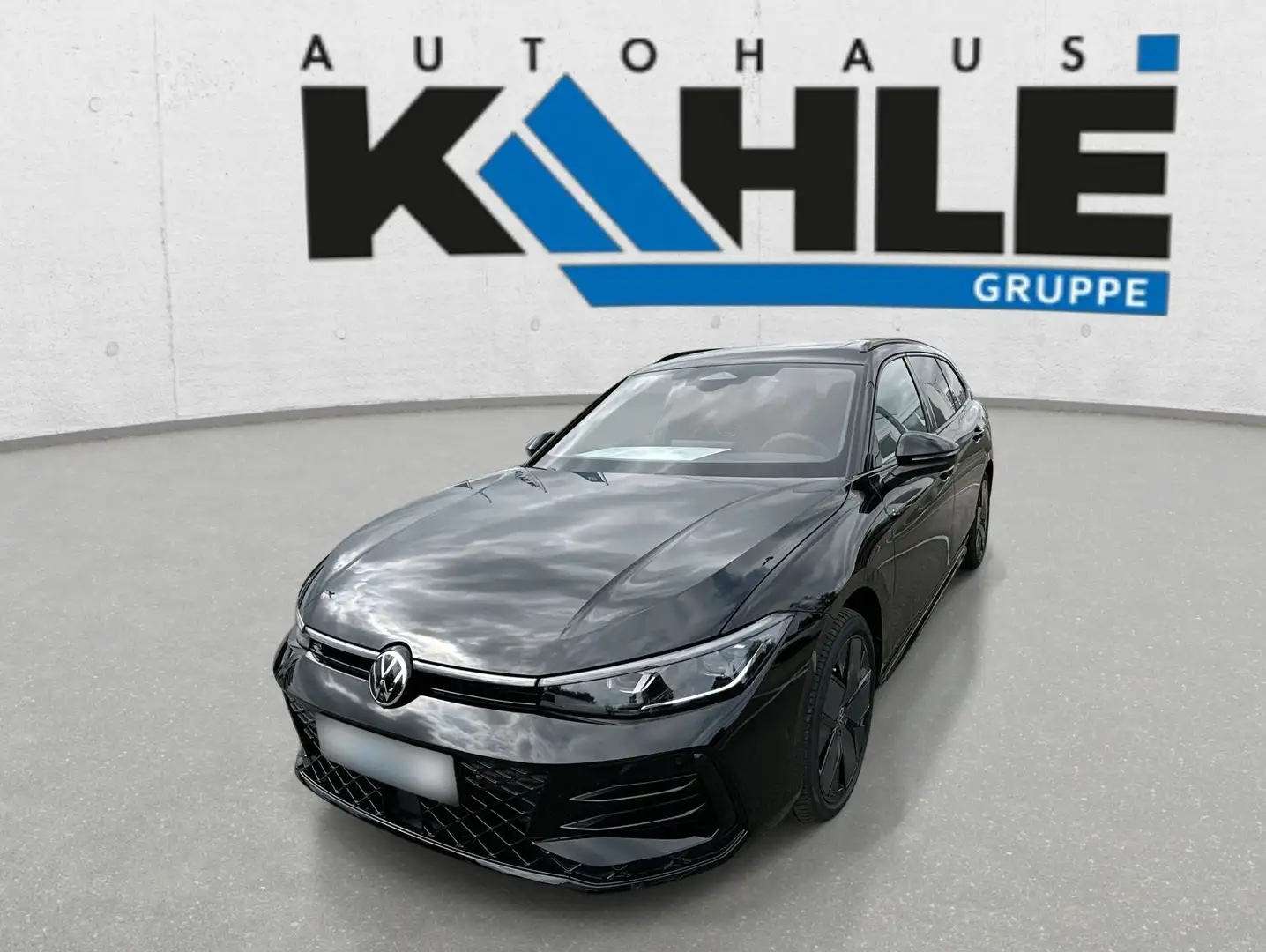 Volkswagen Passat 2.0 TDI DSG R-Line AHK Standheizung Pano Schwarz - 2