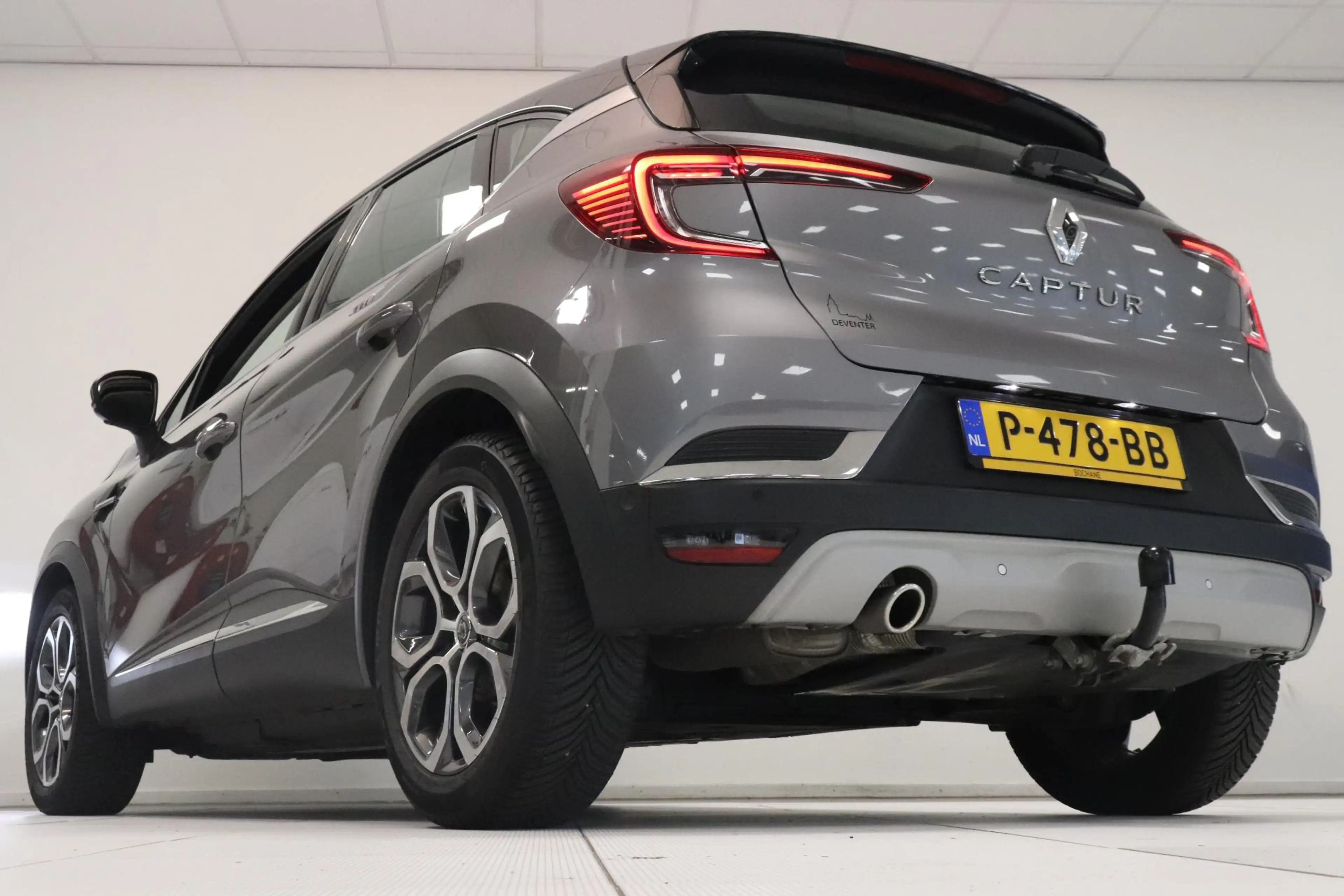 Renault Captur 1.3 TCe 140 Intens | BOSE | 360° Camera | Trekhaak — photo 19