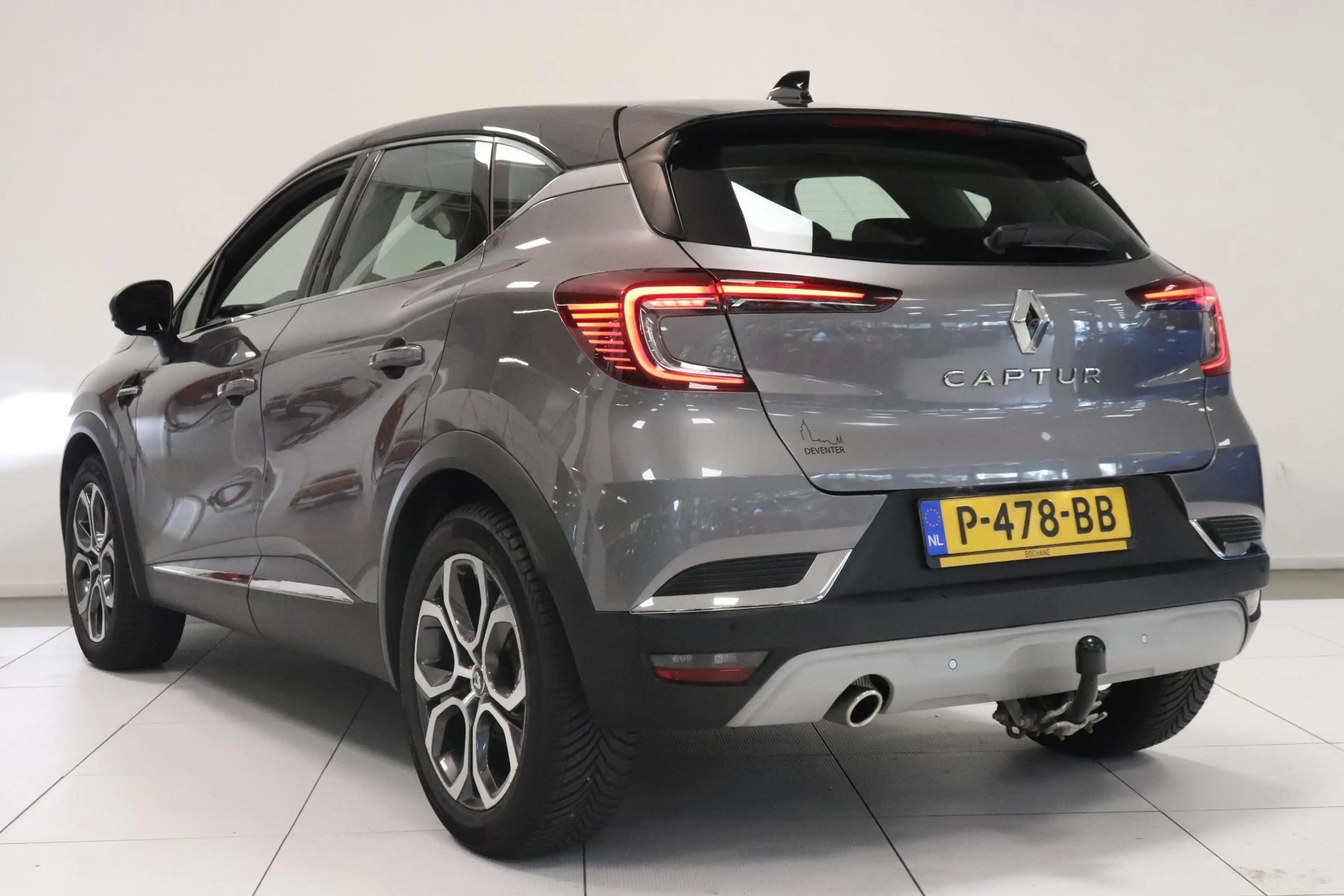 Renault Captur 1.3 TCe 140 Intens | BOSE | 360° Camera | Trekhaak — photo 6