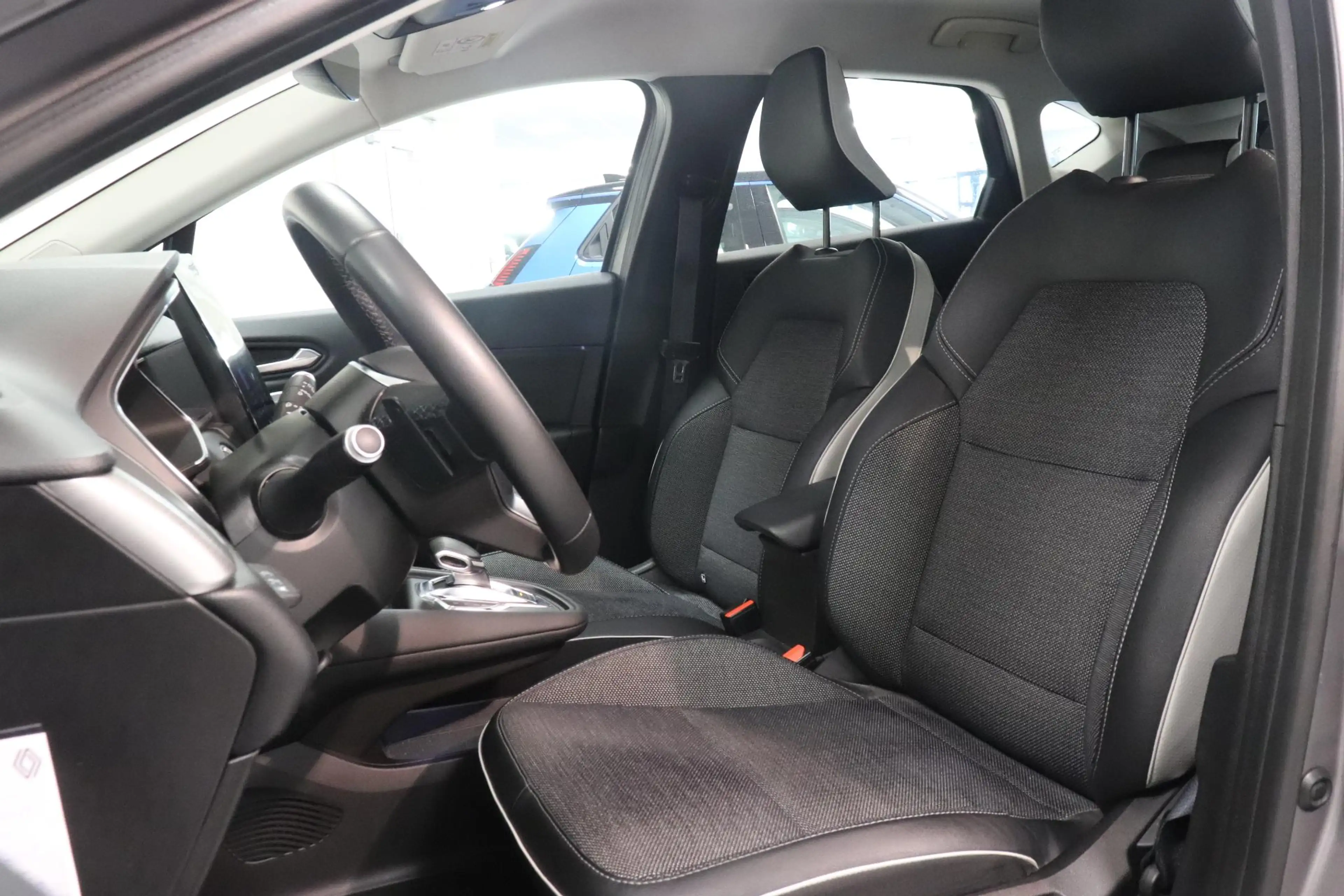 Renault Captur 1.3 TCe 140 Intens | BOSE | 360° Camera | Trekhaak — photo 7