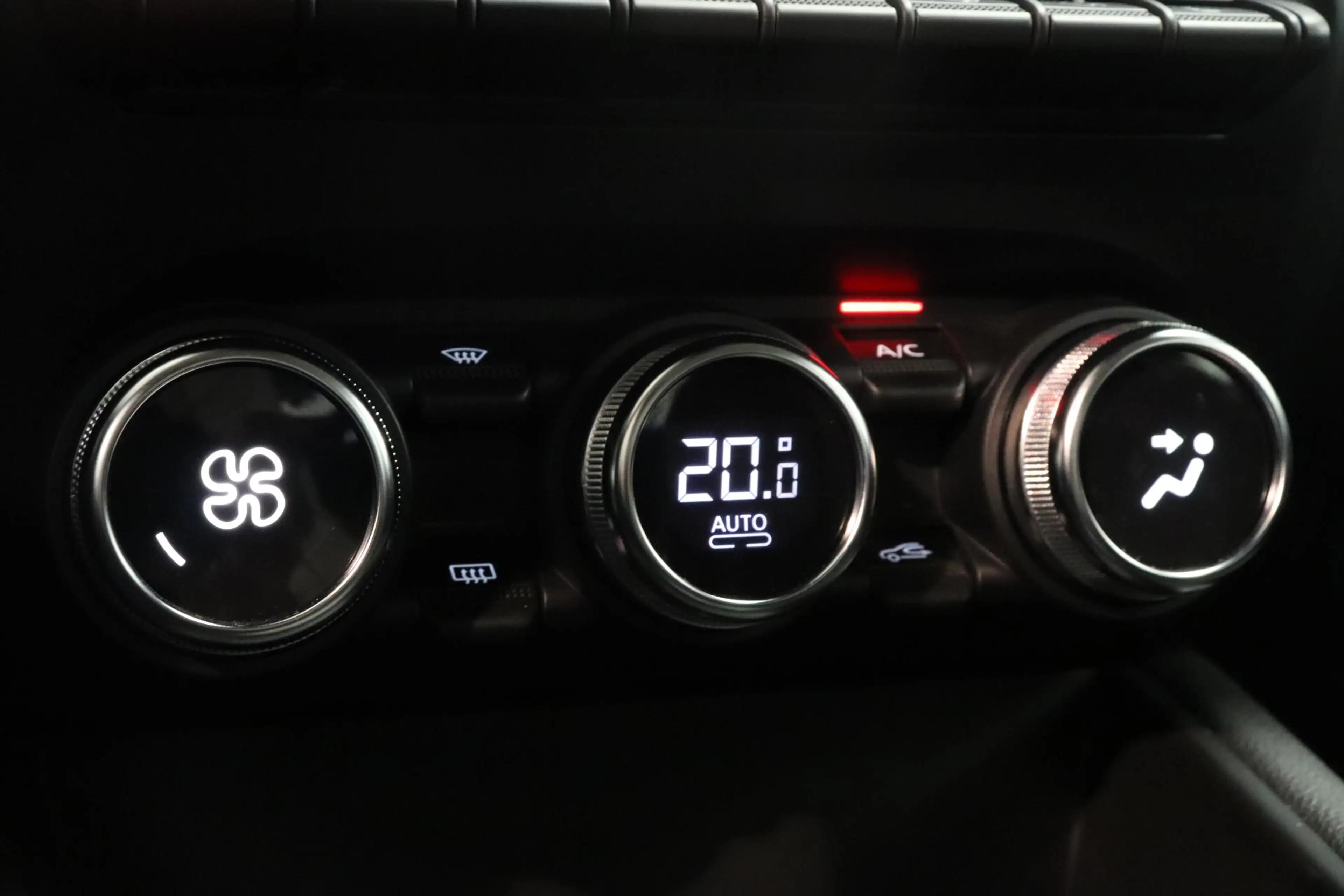 Renault Captur 1.3 TCe 140 Intens | BOSE | 360° Camera | Trekhaak — photo 13