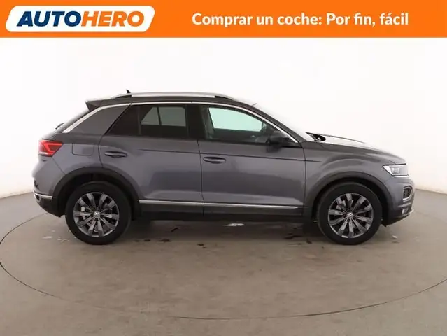 Volkswagen T-Roc view 7