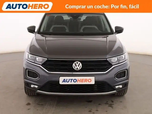 Volkswagen T-Roc view 9