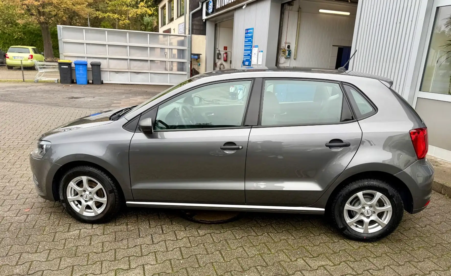 Volkswagen Polo V Trendline Grau - 2