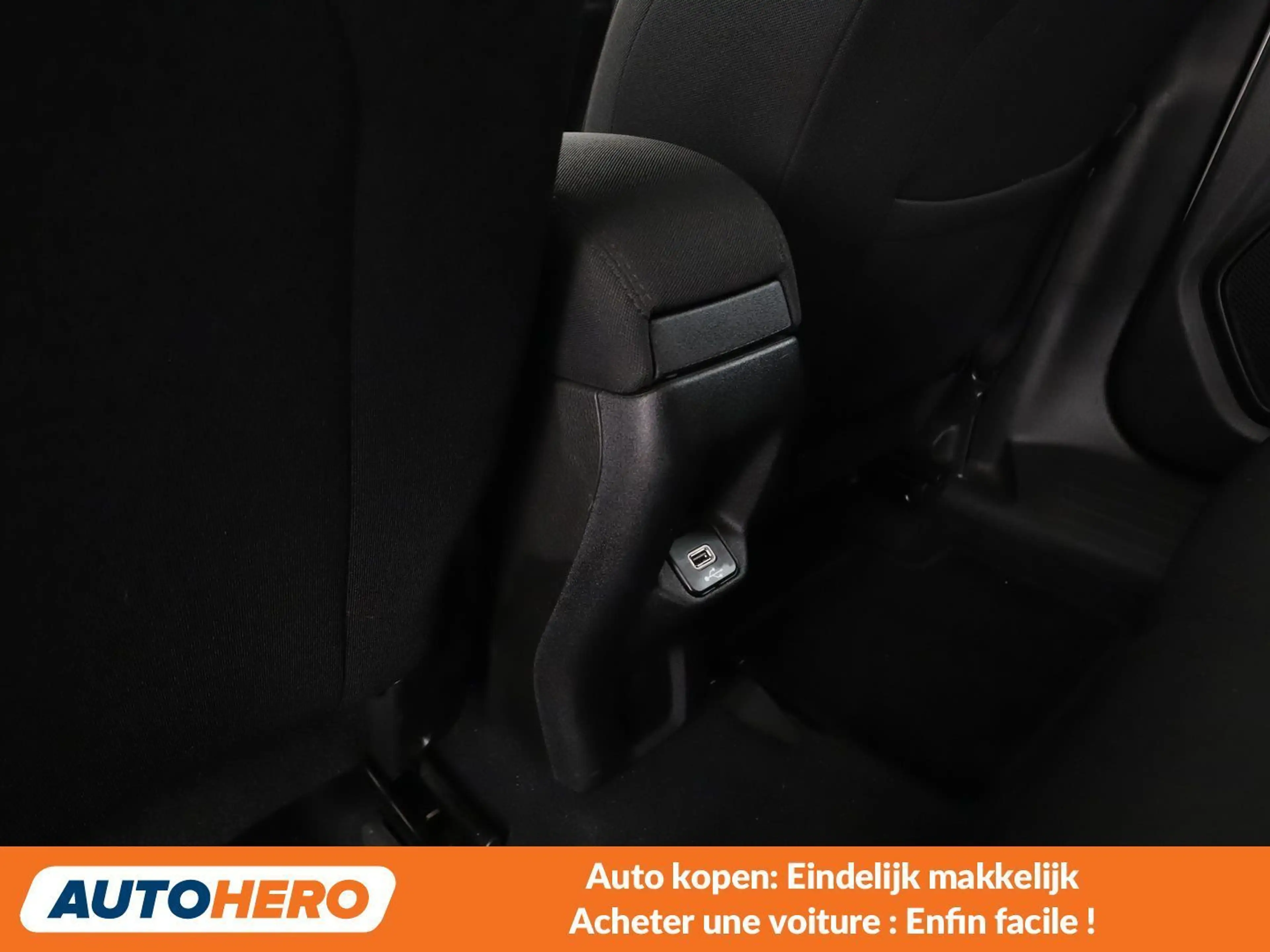 Jeep Renegade 1.3 TGDi Longitude 4x2 — photo 15