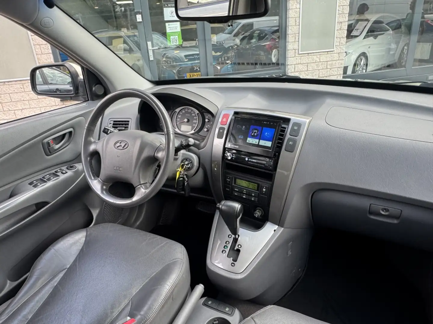 Hyundai TUCSON 2.7i V6 4WD Style Automaat Trekhaak Grey - 2