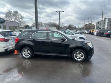AWD 4dr LS