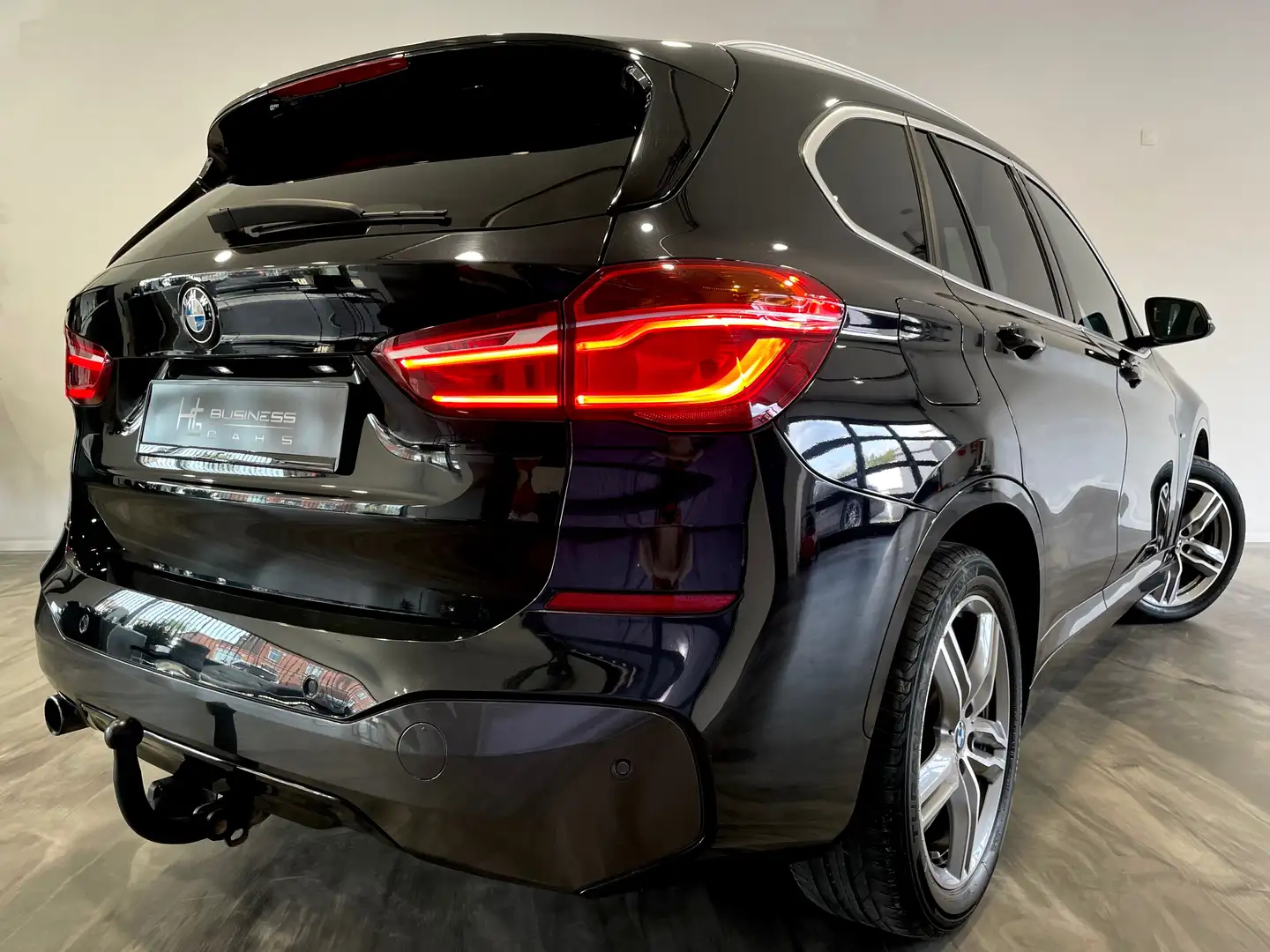 BMW X1 2.0 dA/ PACK M/ LED/ CUIR/ GPS/ LUM.D'AMBIANCE Negro - 2