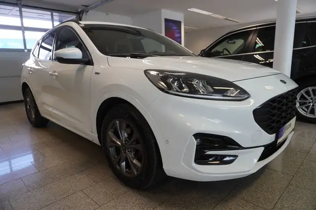 Ford Kuga view 3