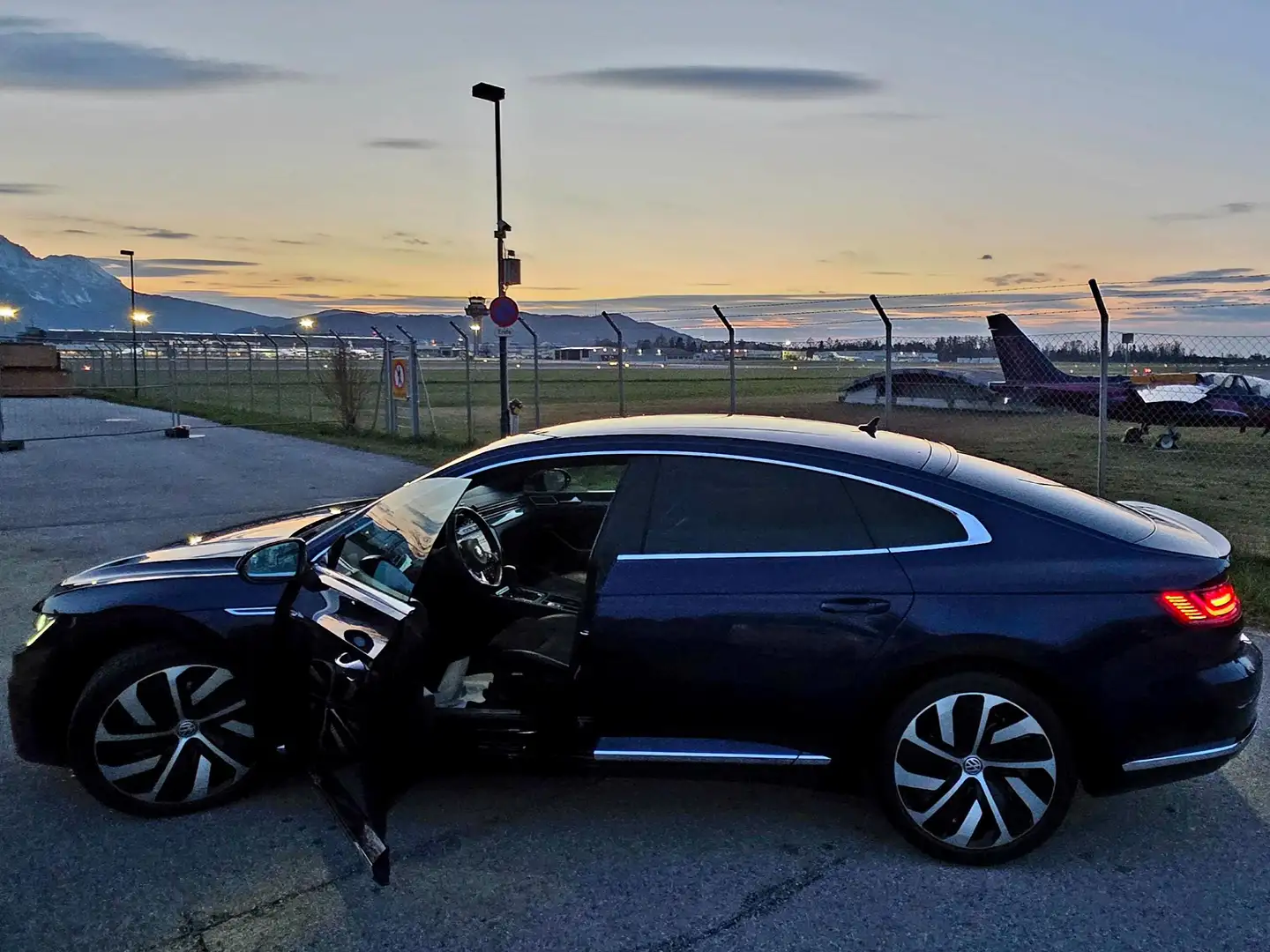 Volkswagen Arteon 2.0 TDI 4Motion R-Line Blau - 1
