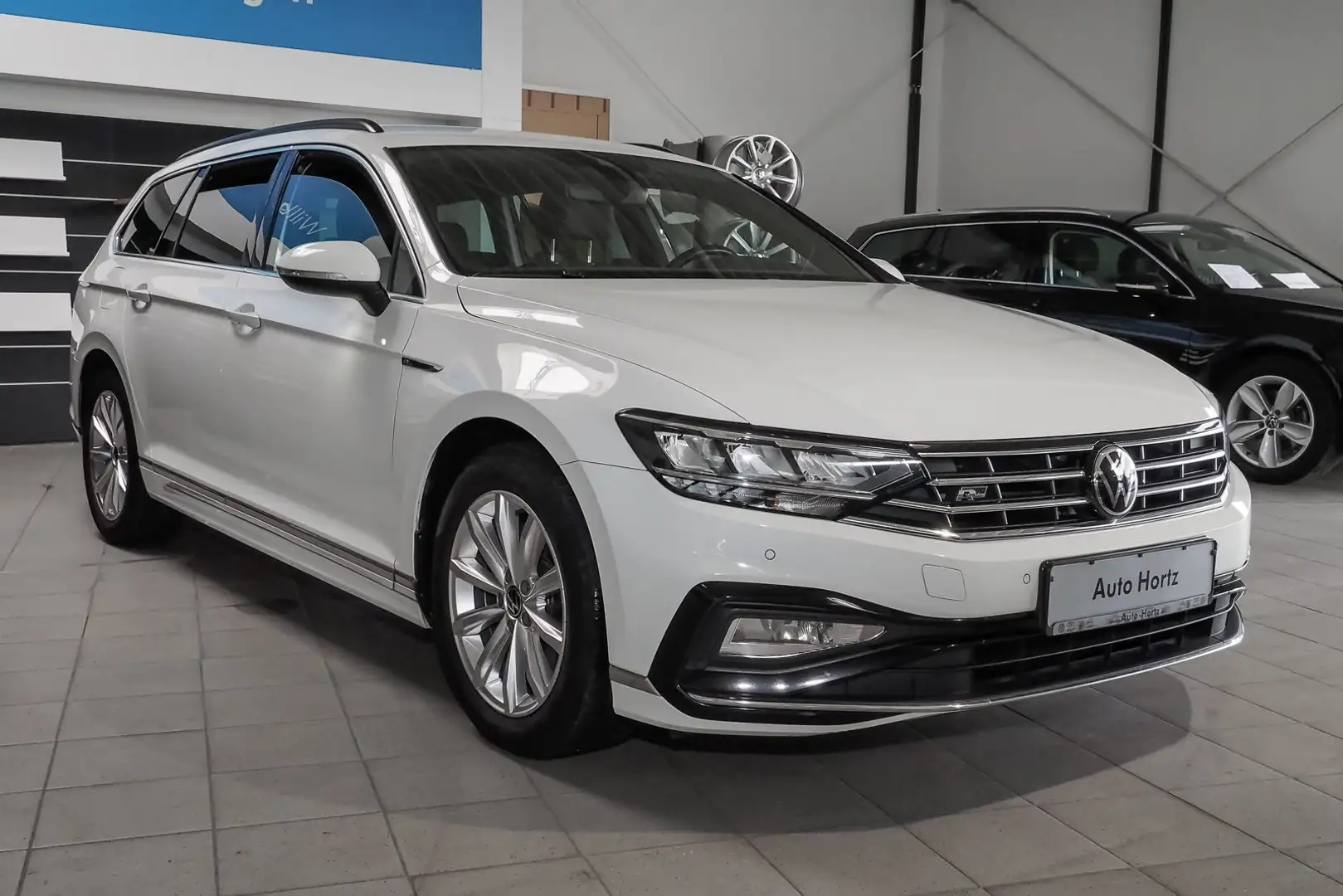 Volkswagen Passat Variant Business 2.0 TDI DSG! R-Line Exteri Wit - 2