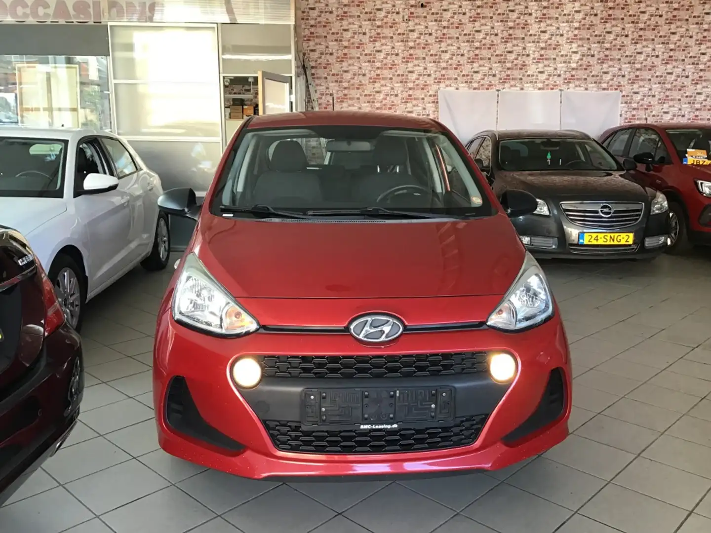 Hyundai i10 1.0i i-Motion Comf. Grijs - 2