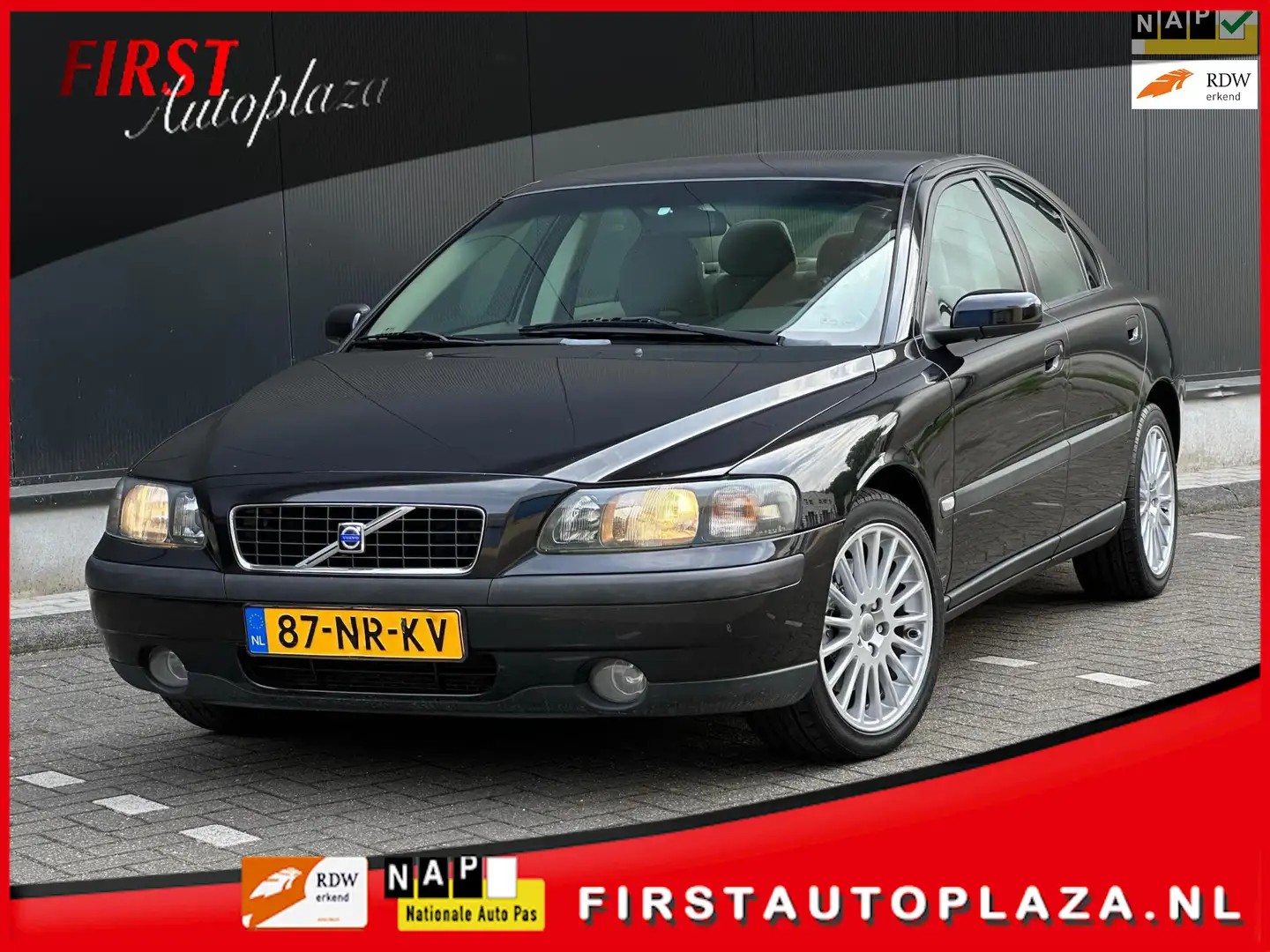 Volvo S60 2.4 AUTOMAAT CRUISE/AIRCO Zwart - 1
