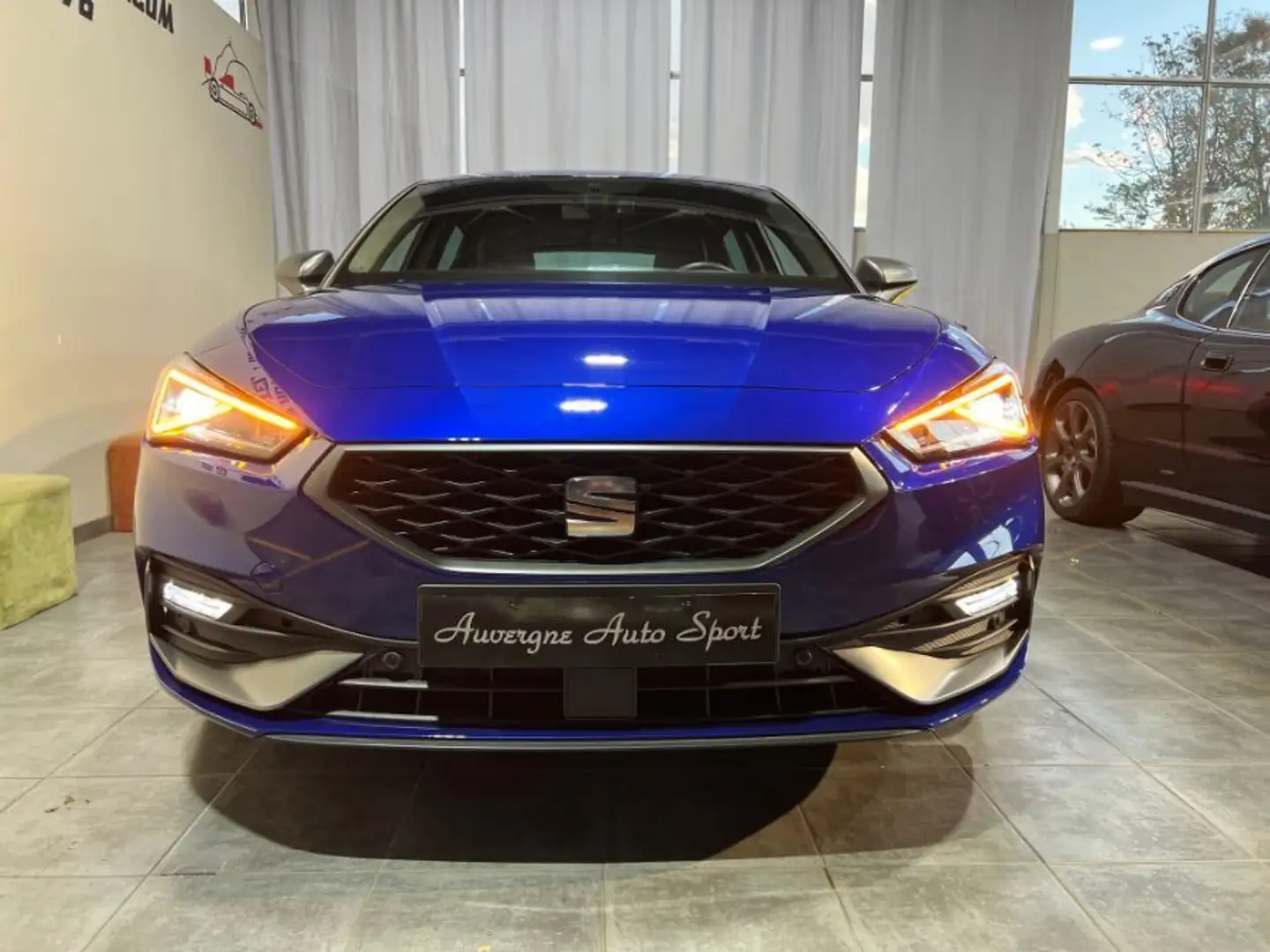 SEAT Leon 4 1.5 TSI 150 BVM6 FR Bleu - 2