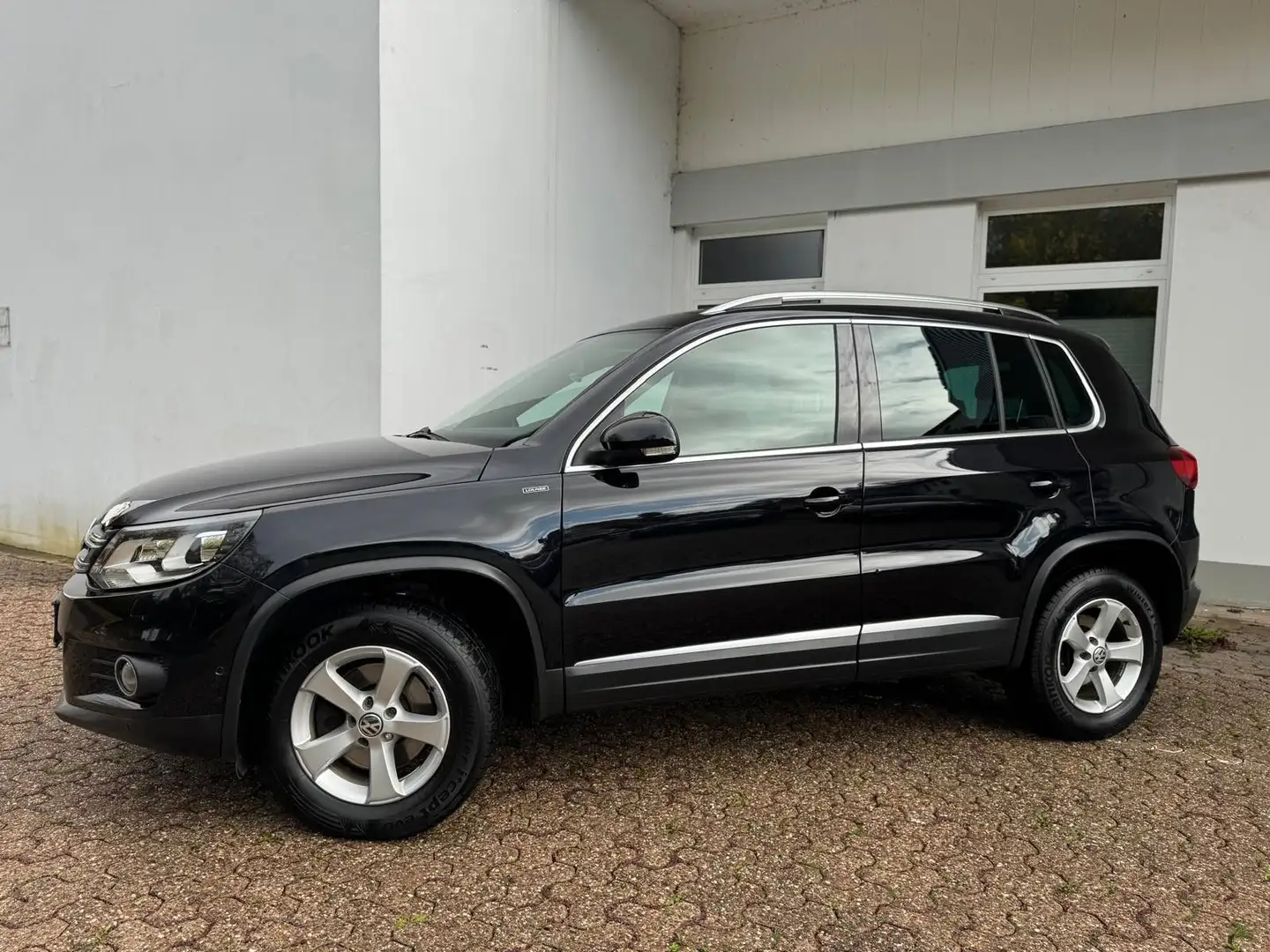Volkswagen Tiguan 2.0 TDI BMT Lounge 1.Hand AHK Navi Standh Noir - 2
