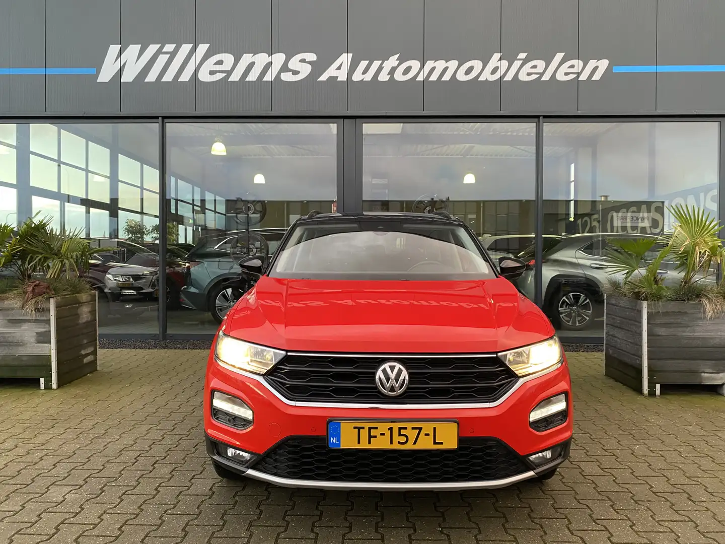 Volkswagen T-Roc 1.0 TSI Style Adaptive Cruise, Airco & App-Connect Rood - 2