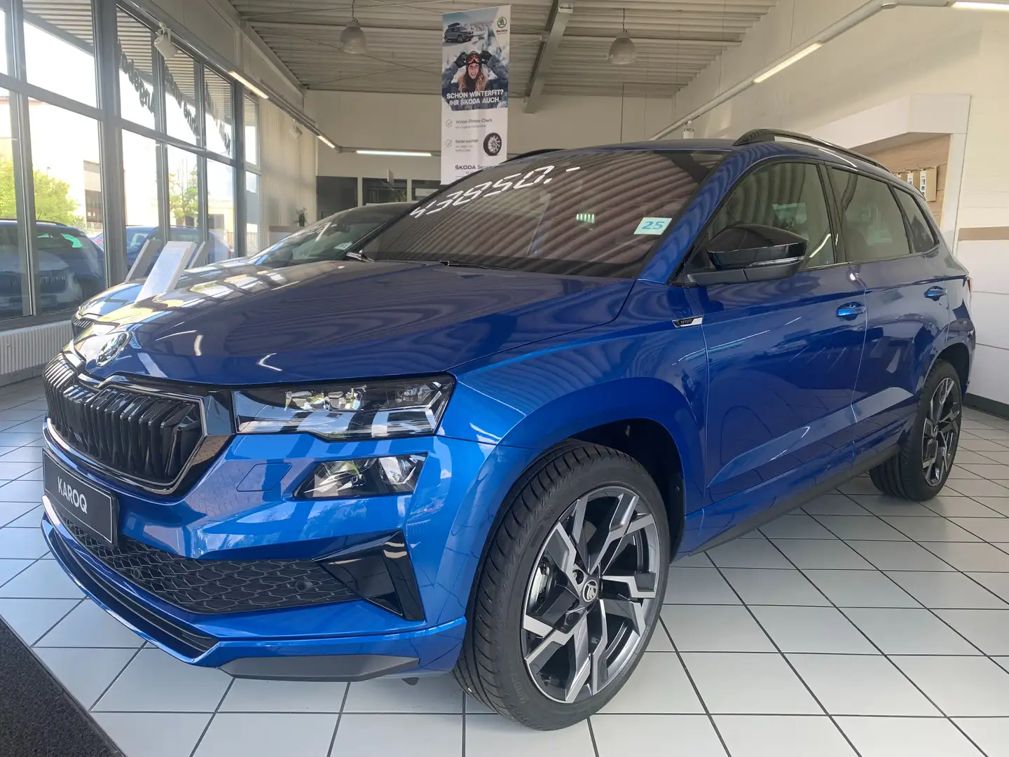 Skoda Karoq 2,0 TSI DSG Sportline 4x4 Blau - 1