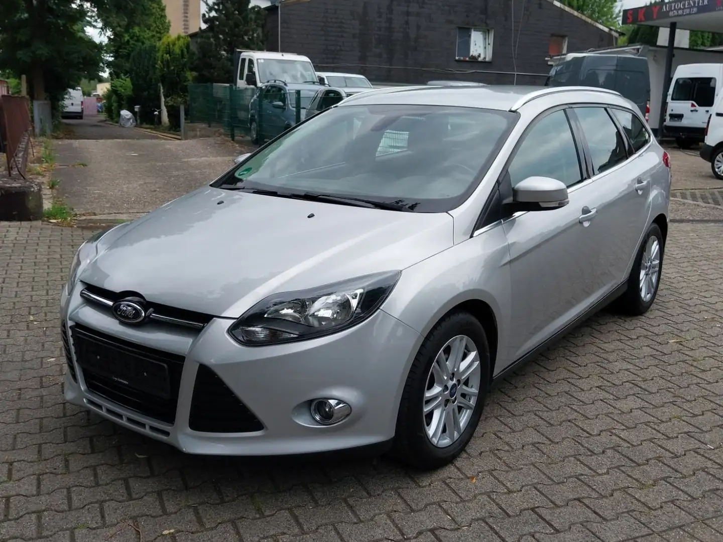 Ford Focus Titanium Grau - 1
