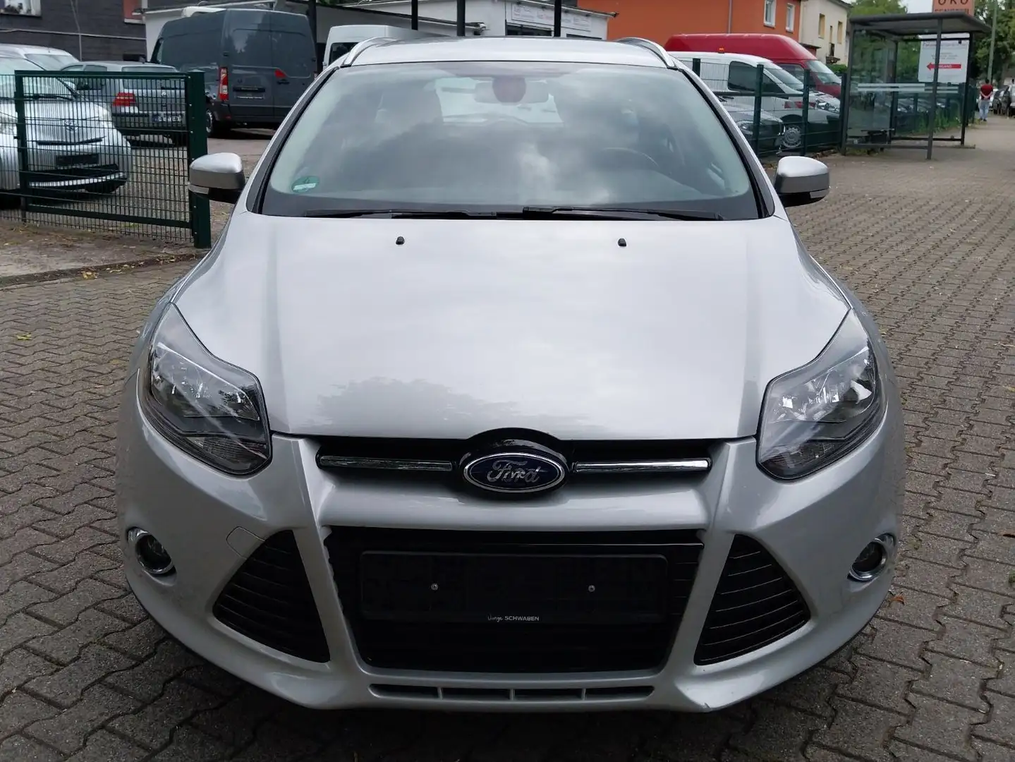 Ford Focus Titanium Grau - 2