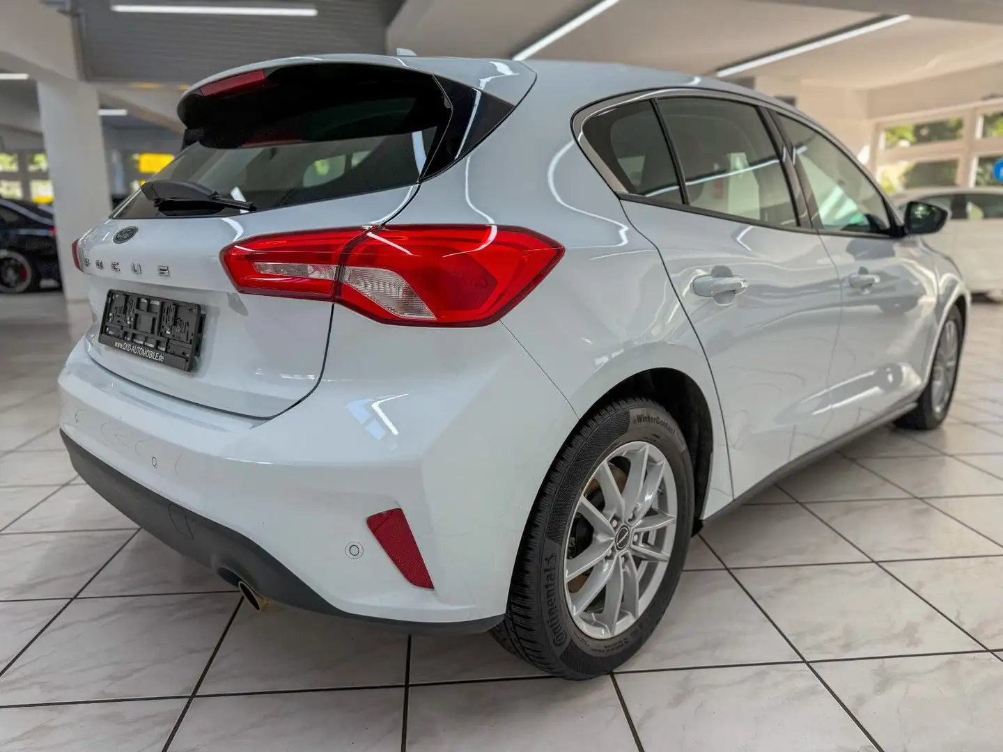 Ford Focus Lim. Cool & Connect*Navi*PDC* Blanc - 2