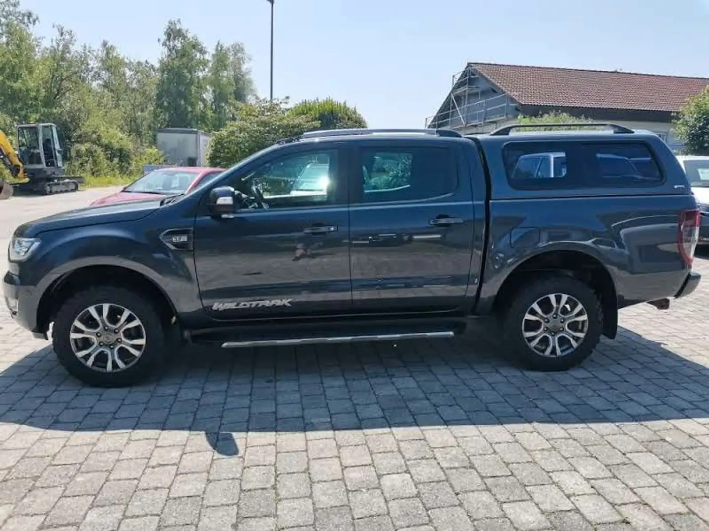 Ford Ranger Wildtrak 3,2 Doka 4x4*Hardtop*AHK*Navi* Grau - 2