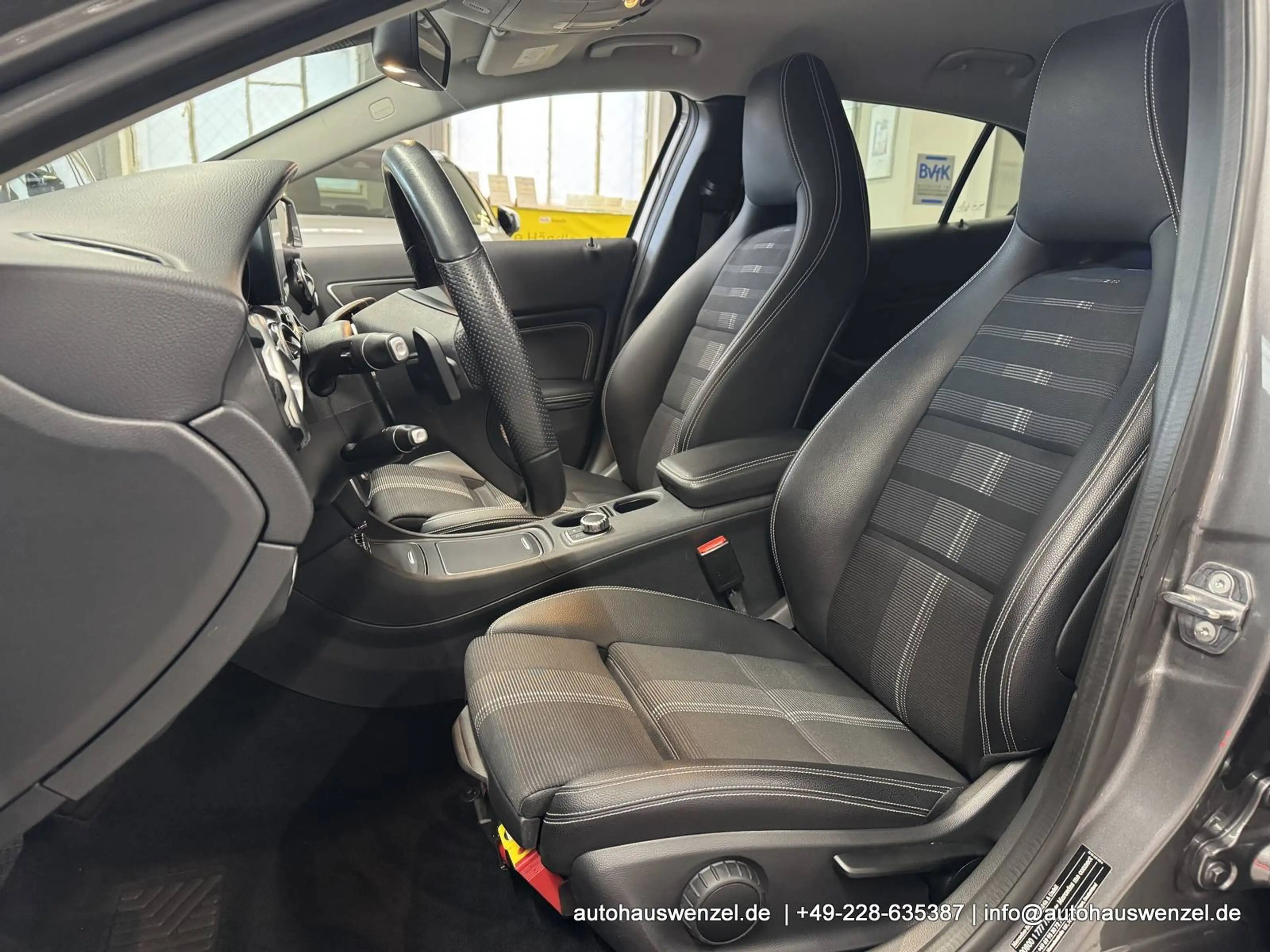 Mercedes-Benz GLA 200 Aut. - nur 49.500 km - DISTRONIC AHK LED KAMERA STANDHEIZUNG u.v.m. — photo 12
