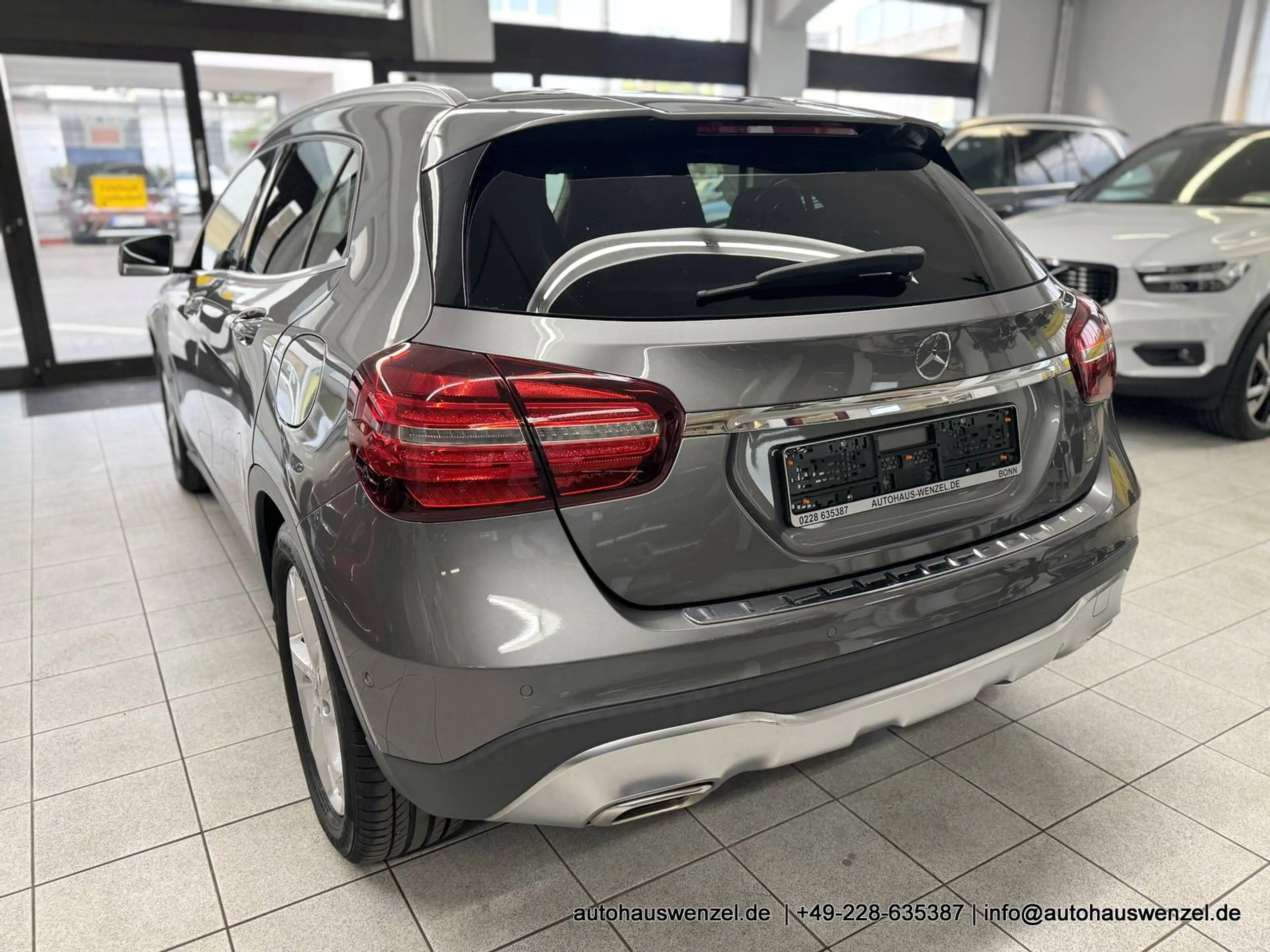 Mercedes-Benz GLA 200 Aut. - nur 49.500 km - DISTRONIC AHK LED KAMERA STANDHEIZUNG u.v.m. — photo 6
