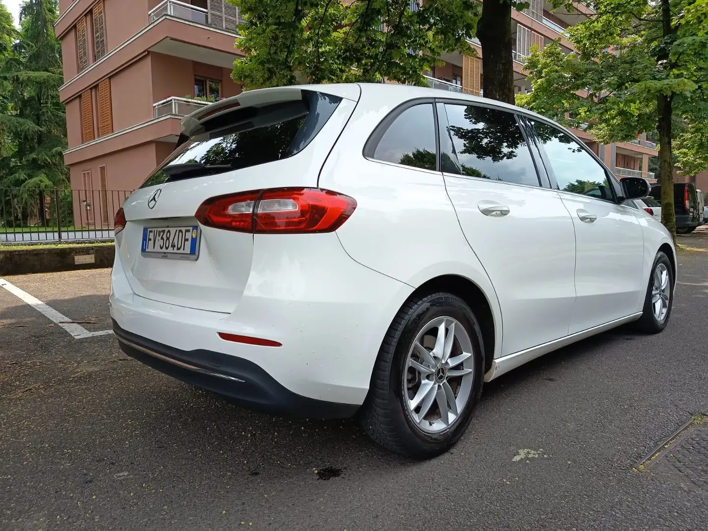 Mercedes-Benz B 220 B 180 d Automatic Premium Bianco - 2