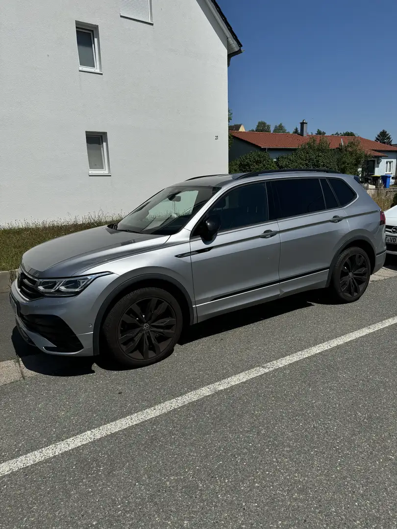Volkswagen Tiguan Allspace R-Line 4Motion Grau - 1