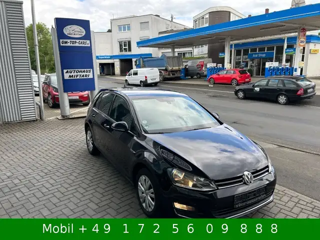 Volkswagen Golf view 3