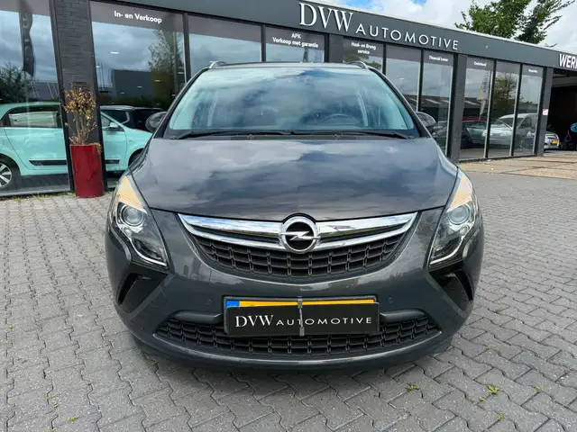 Opel Zafira Tourer view 6