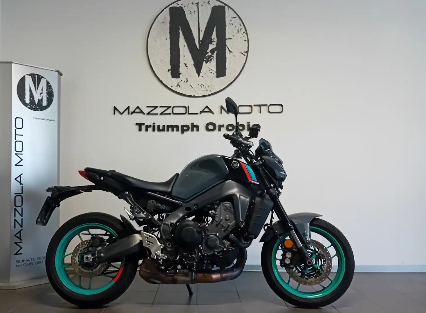 Yamaha MT-09 Grigio - 1