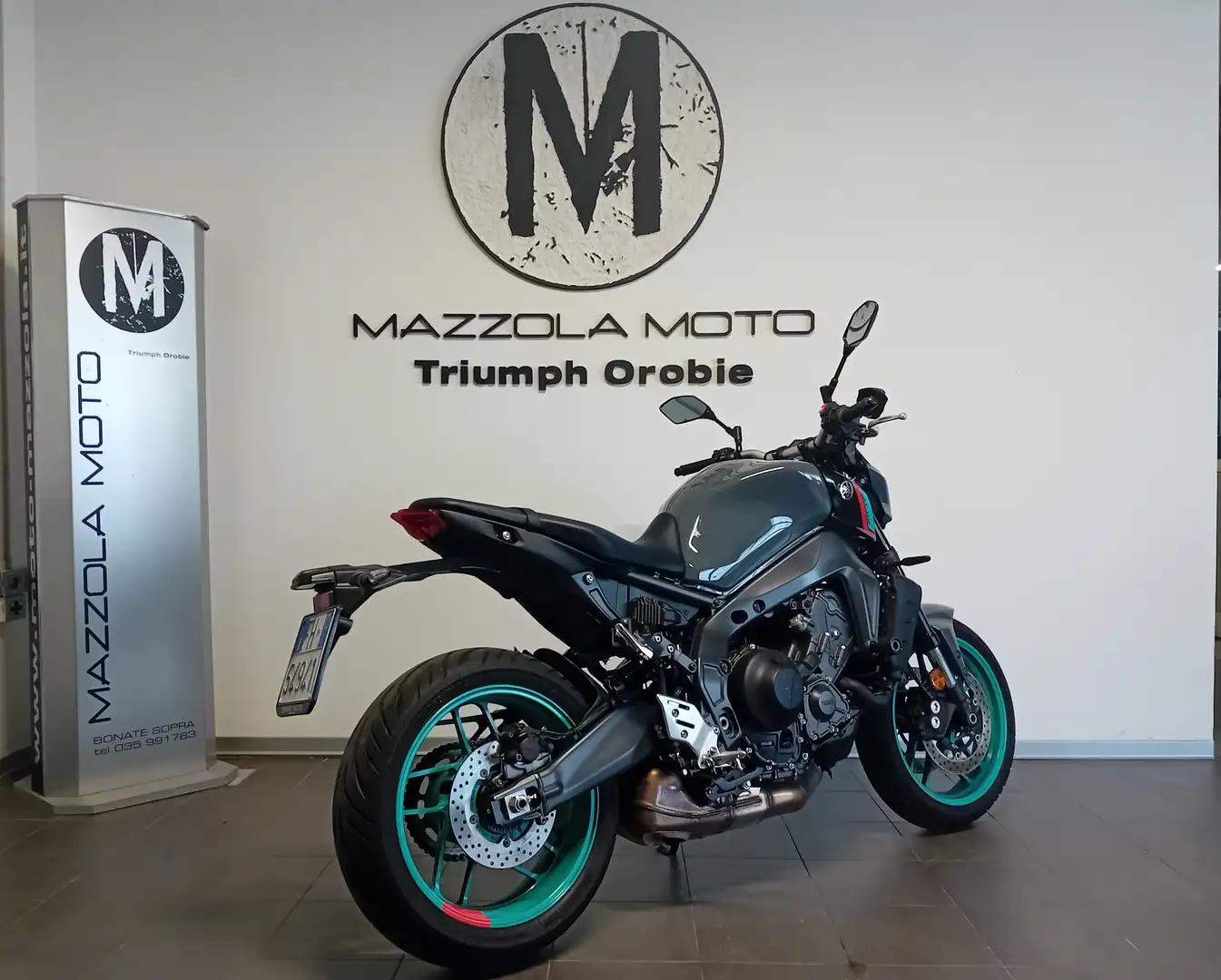 Yamaha MT-09 Grigio - 2