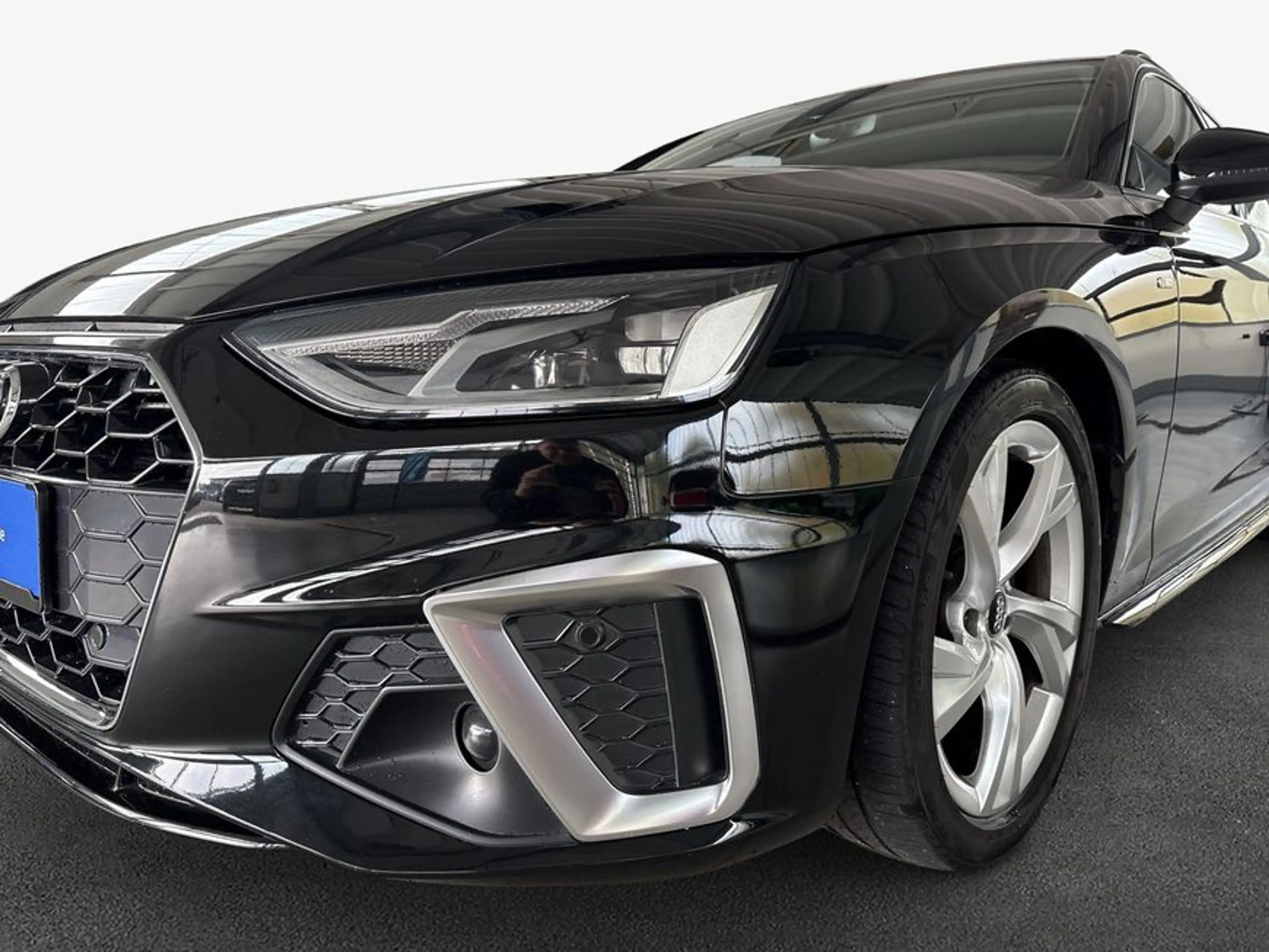 Audi A4 Avant 35 TDI S tronic S line — photo 6