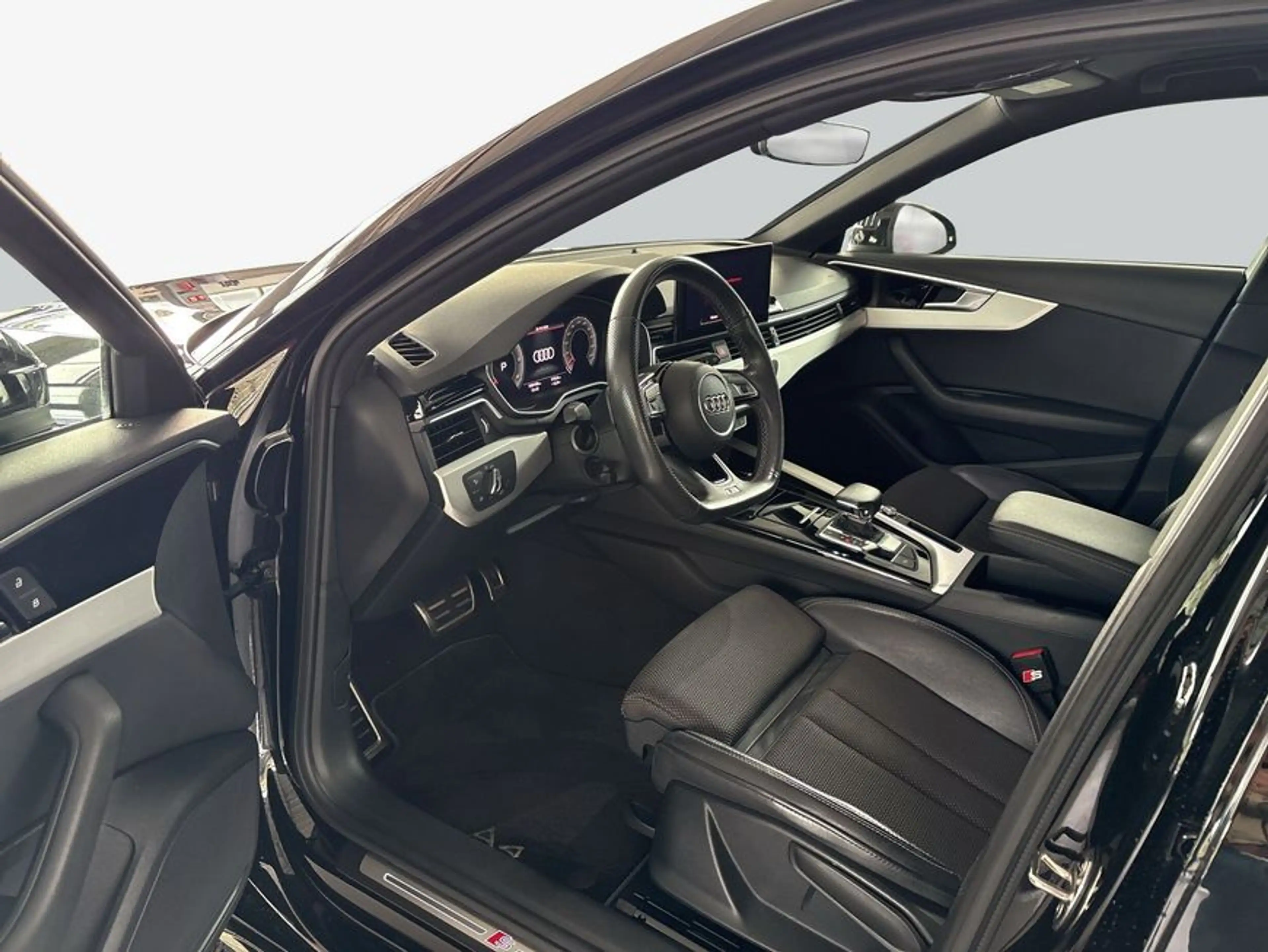 Audi A4 Avant 35 TDI S tronic S line — photo 9